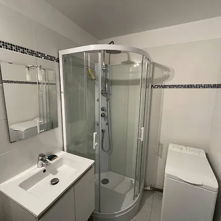 2 Pieces En Front De Avec Piscine, Terrasse Et Parking - 5 Couchages, Cyprien - Fr-1-106-102
